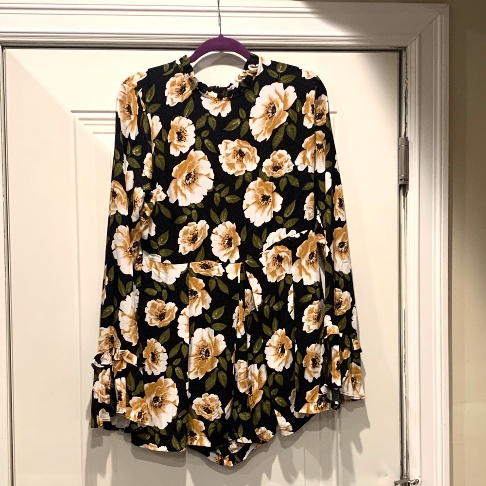 NWT long sleeve pleated floral romper XL forever21
